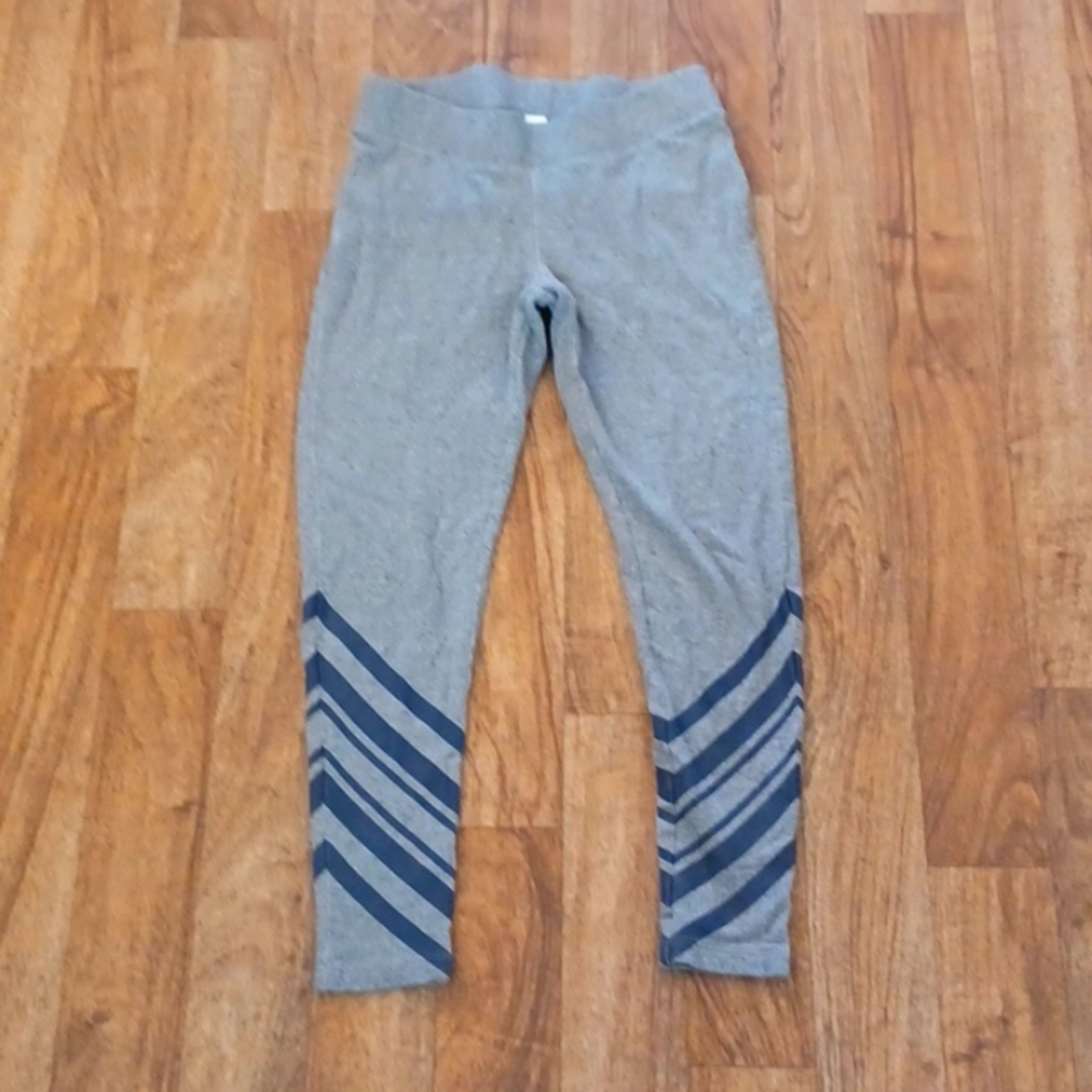 Motherhood Maternity leggings size small